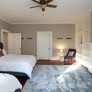 https://oglethorpe-manor-main-house.top-hotels-in-savannah.com